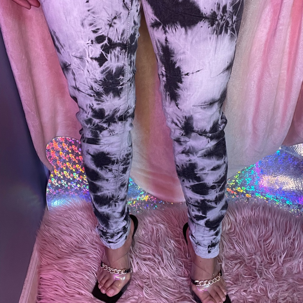 Skinny denim pants grunge